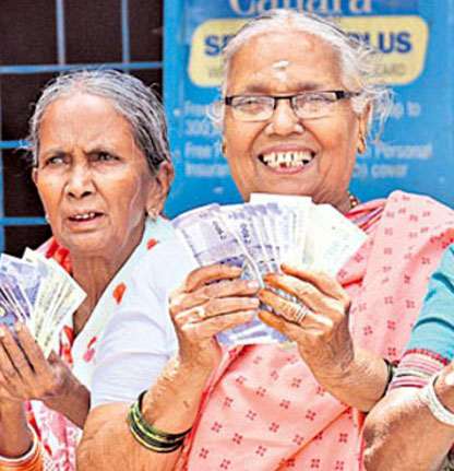 ఆంధ్రప్రదేశ్‌లో కొత్త పింఛన్ల కోసం నెలల తరబడి ఎదురుచూస్తున్న వేలాది మందికి రాష్ట్ర ప్రభుత్వం పెద్ద శుభవార్త అందించింది.