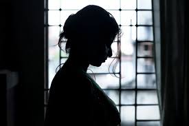 అనంతపురం జిల్లాలో మానవత్వాన్ని కలచివేసే ఘటనలు కలకలం రేపుతున్నాయి.