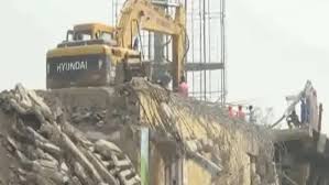 గుంటూరు నగరానికి కీలకమైన శంకర్ విలాస్ ఫ్లైఓవర్ నిర్మాణం ఇప్పుడు ఊపందుకుంది.