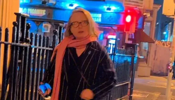 డబ్లిన్‌లో భారతీయ మహిళ శ్వేత వర్మపై జాత్యాహంకార దాడి, సోషల్ మీడియాలో వైరల్ అయిన వీడియో