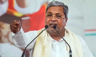 కర్ణాటక సీఎం సిద్ధరామయ్య బెంగళూరులో రాజ్యోత్సవ కార్యక్రమంలో ప్రసంగిస్తున్న దృశ్యం