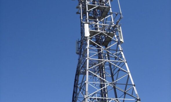 ఆంధ్రప్రదేశ్ ప్రభుత్వం రాష్ట్రవ్యాప్తంగా మొబైల్ నెట్‌వర్క్ సమస్యలకు శాశ్వత పరిష్కారం చూపే దిశగా కీలక అడుగు వేసింది.