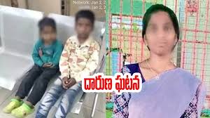 పిల్లలు తల్లిని వెతుక్కుంటూ అక్కడ కూర్చున్న దృశ్యం చూసి అక్కడివారిలోని ప్రతి ఒక్కరు గట్టిగా కలిచిపోయారు.