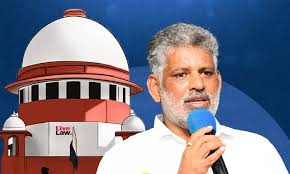 అక్రమ మద్యం కేసులో వైసీపీ నేత, చంద్రగిరి మాజీ ఎమ్మెల్యే చెవిరెడ్డి భాస్కర్‌రెడ్డికి 226 రోజుల తర్వాత ఏపీ హైకోర్ట్ బెయిల్ మంజూరు చేసింది.