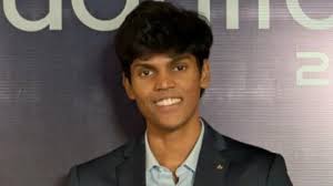 ఆప్టివర్ (Optiver) అతనికి ఏకంగా ₹2.5 కోట్ల వార్షిక ప్యాకేజీ ఆఫర్ చేసింది.